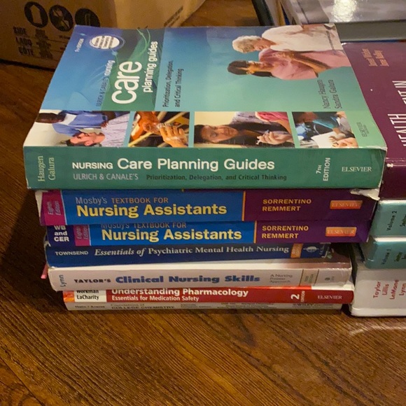 Nursing textbooks - Picture 1 of 2